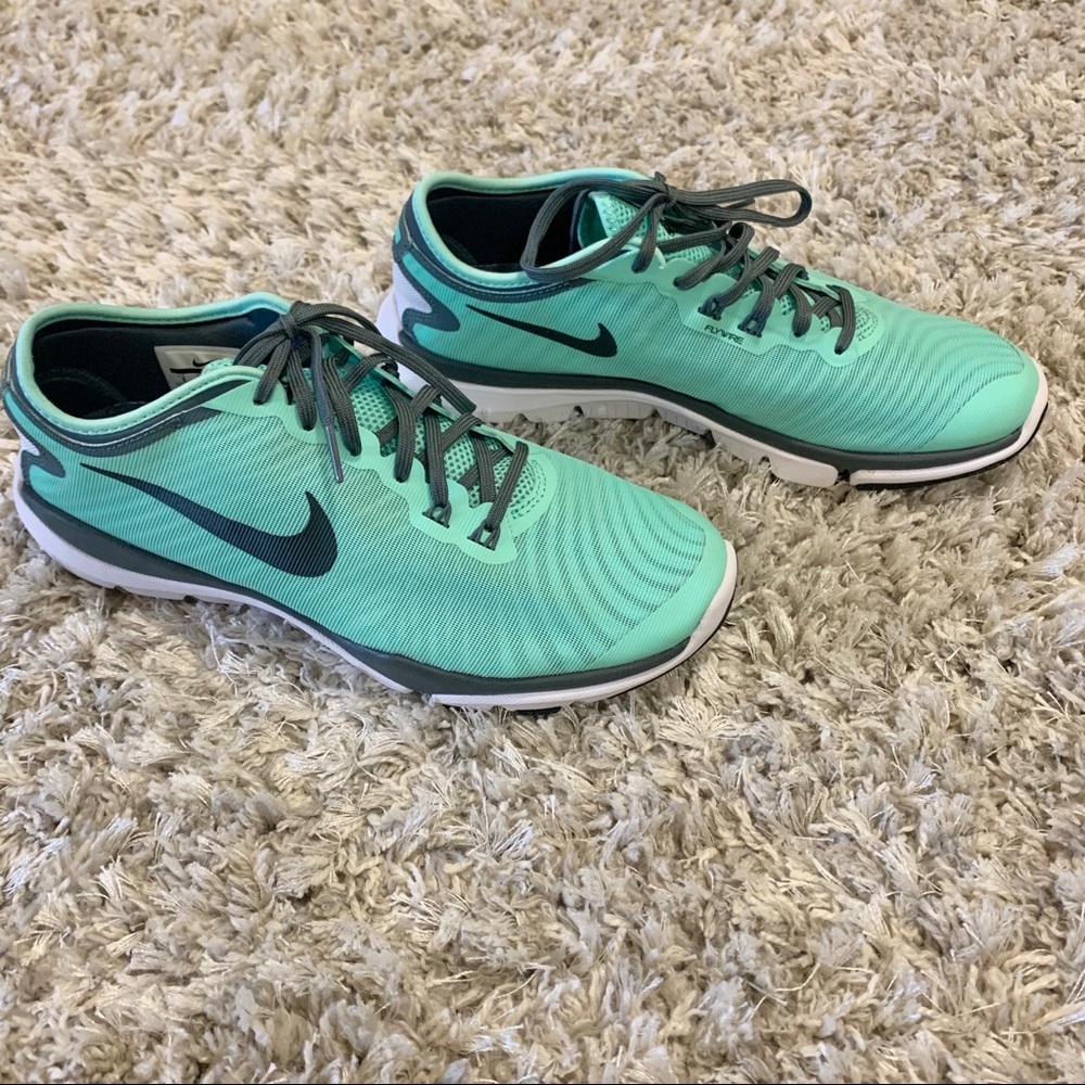 Nike Flywire training shoes - Picture 1 of 7